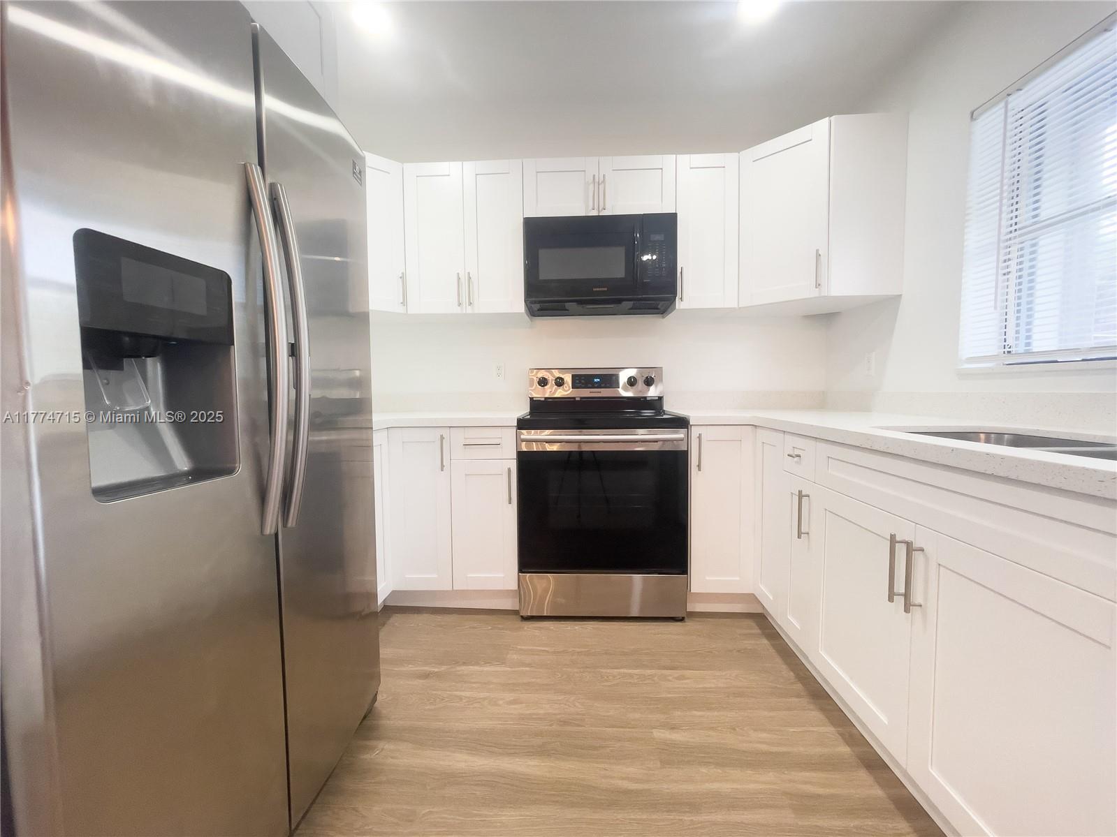 NORTH LAUDERDALE VILLAGE - Residential