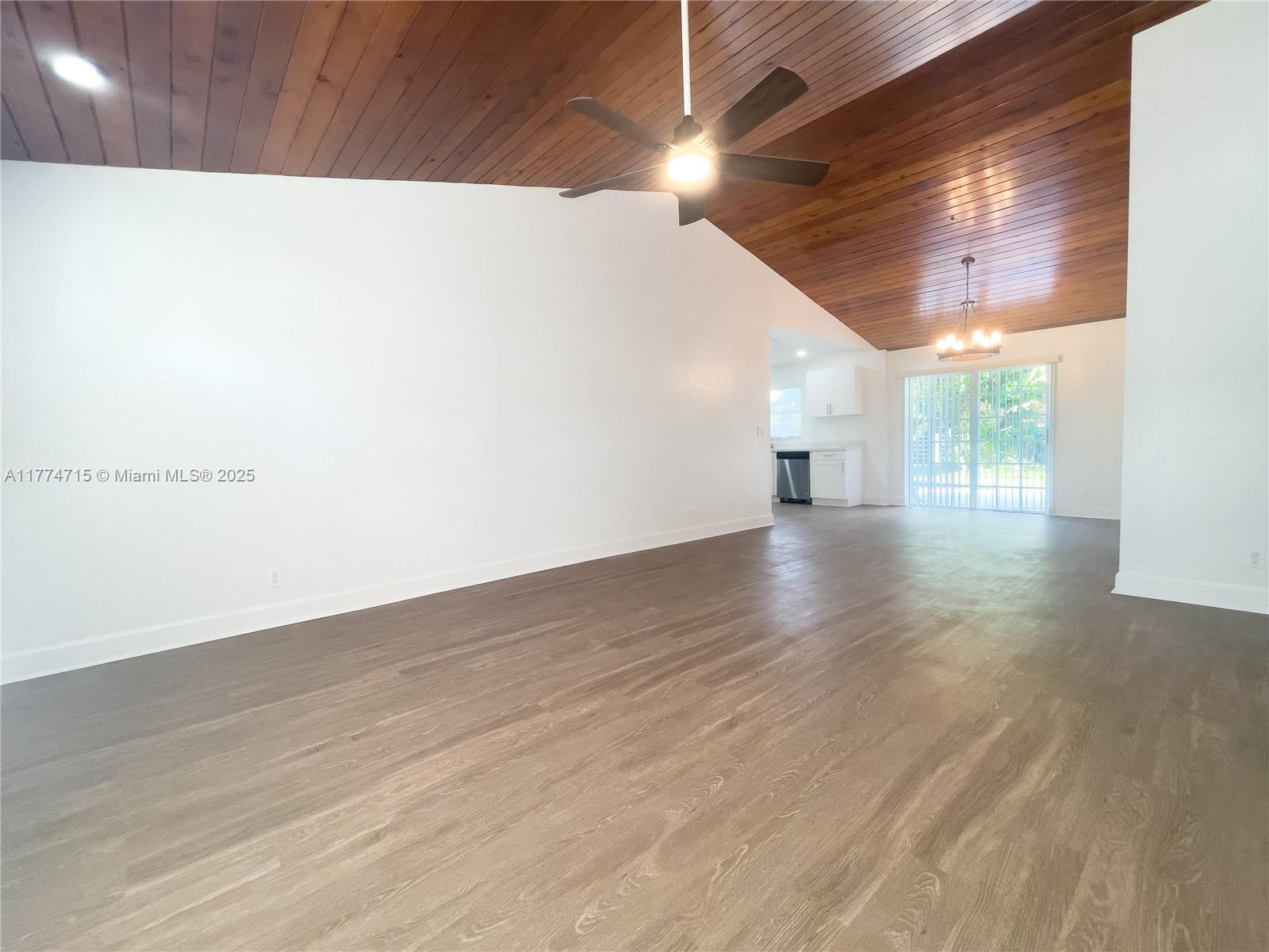 NORTH LAUDERDALE VILLAGE - Residential