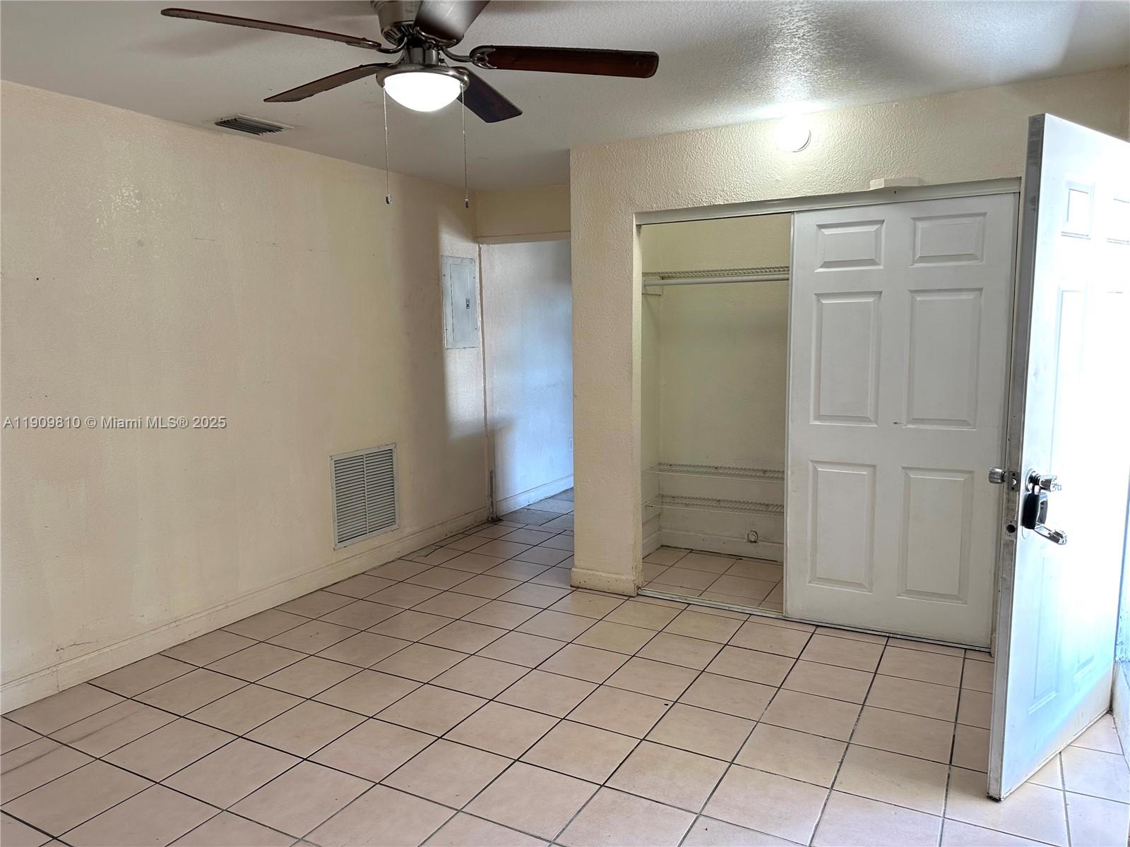 FLAGLER GROVE ESTATES EXT - Residential Lease