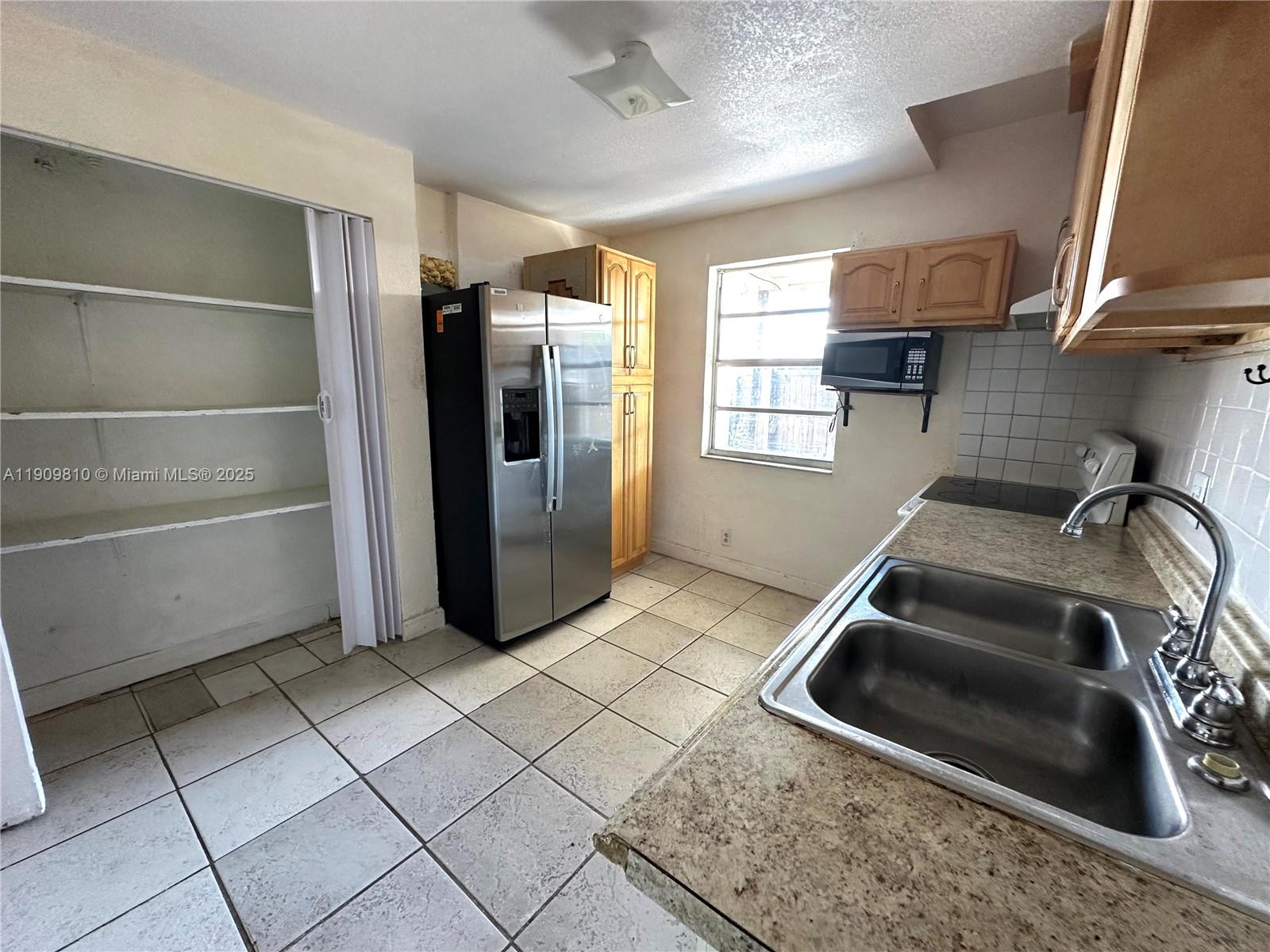 FLAGLER GROVE ESTATES EXT - Residential Lease