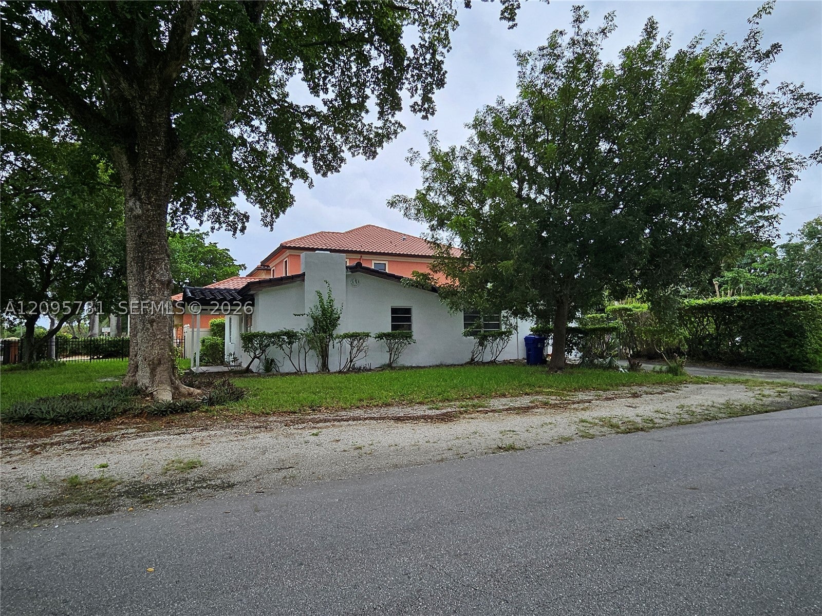 700 NE 7th St