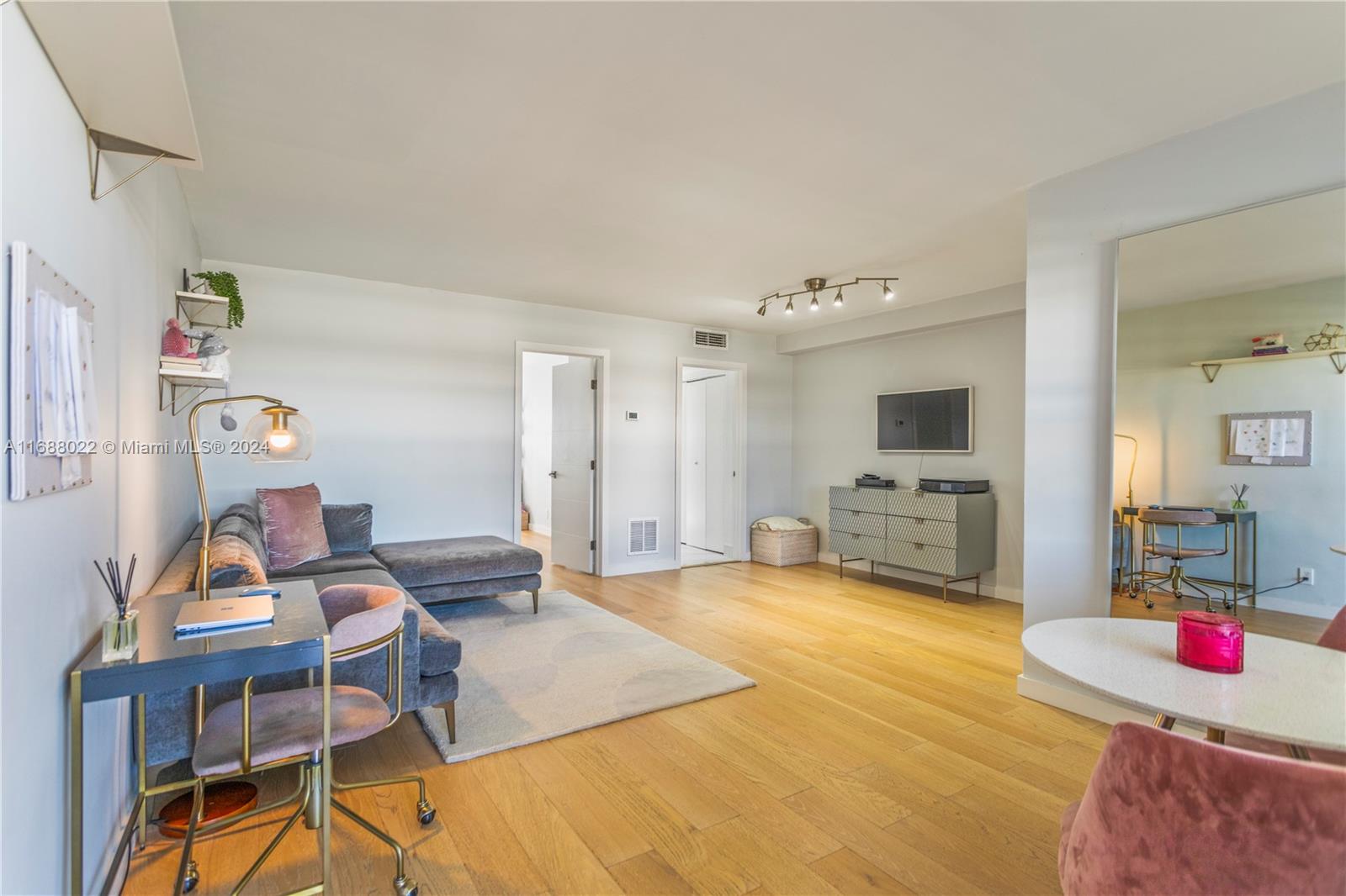 ELDORADO PLAZA WEST CONDO - Residential