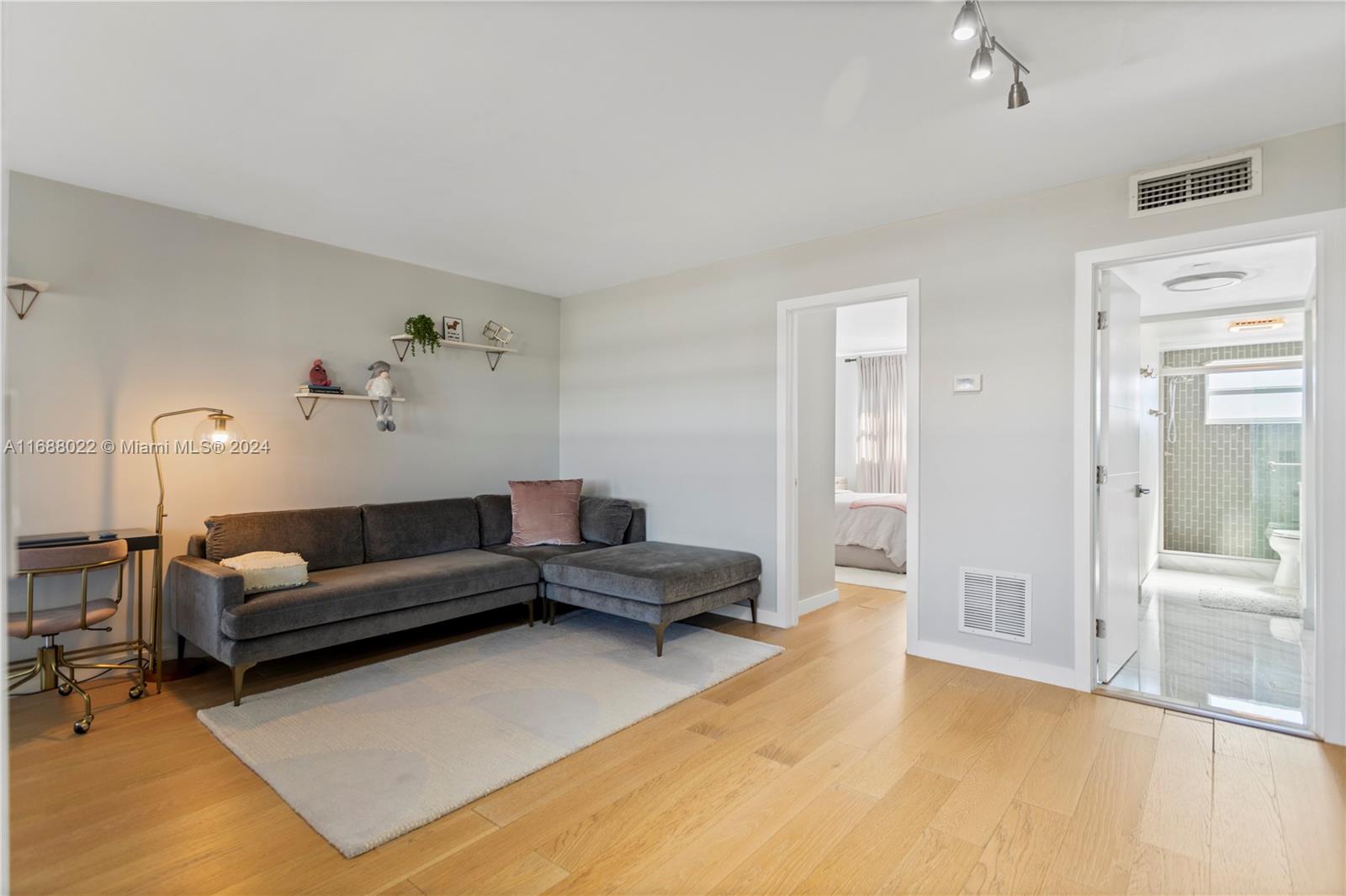 ELDORADO PLAZA WEST CONDO - Residential