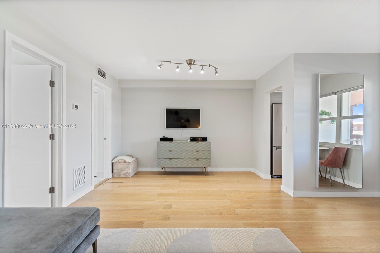 ELDORADO PLAZA WEST CONDO - Residential