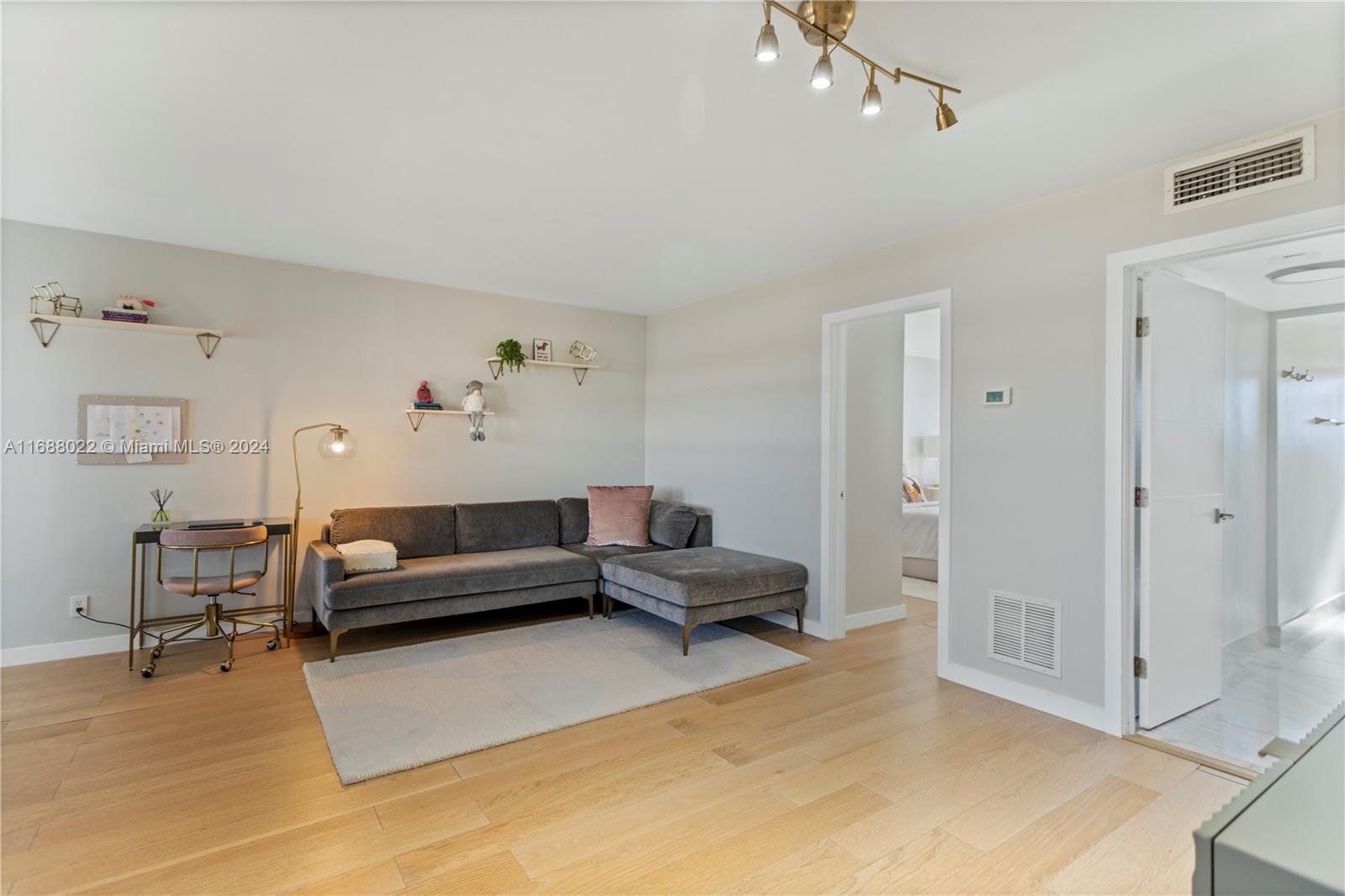 ELDORADO PLAZA WEST CONDO - Residential