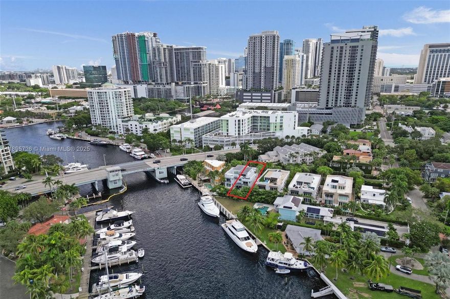 Experience upscale living in this 3-story single-family-attached home overlooking the New River and city skyline. Fully furnished with brand-new designer furniture, this property is available for seasonal or long-term lease. Enjoy new appliances, smart home features, a private pool and spa, Peloton, main-level patio with grill, and an 800-sq-ft rooftop terrace perfect for entertaining.
A private boat dock for vessels up to 30 feet may be available for an additional fee.
Prime location near Downtown, Las Olas, the beach, and I-95. Call today to schedule a private showing!