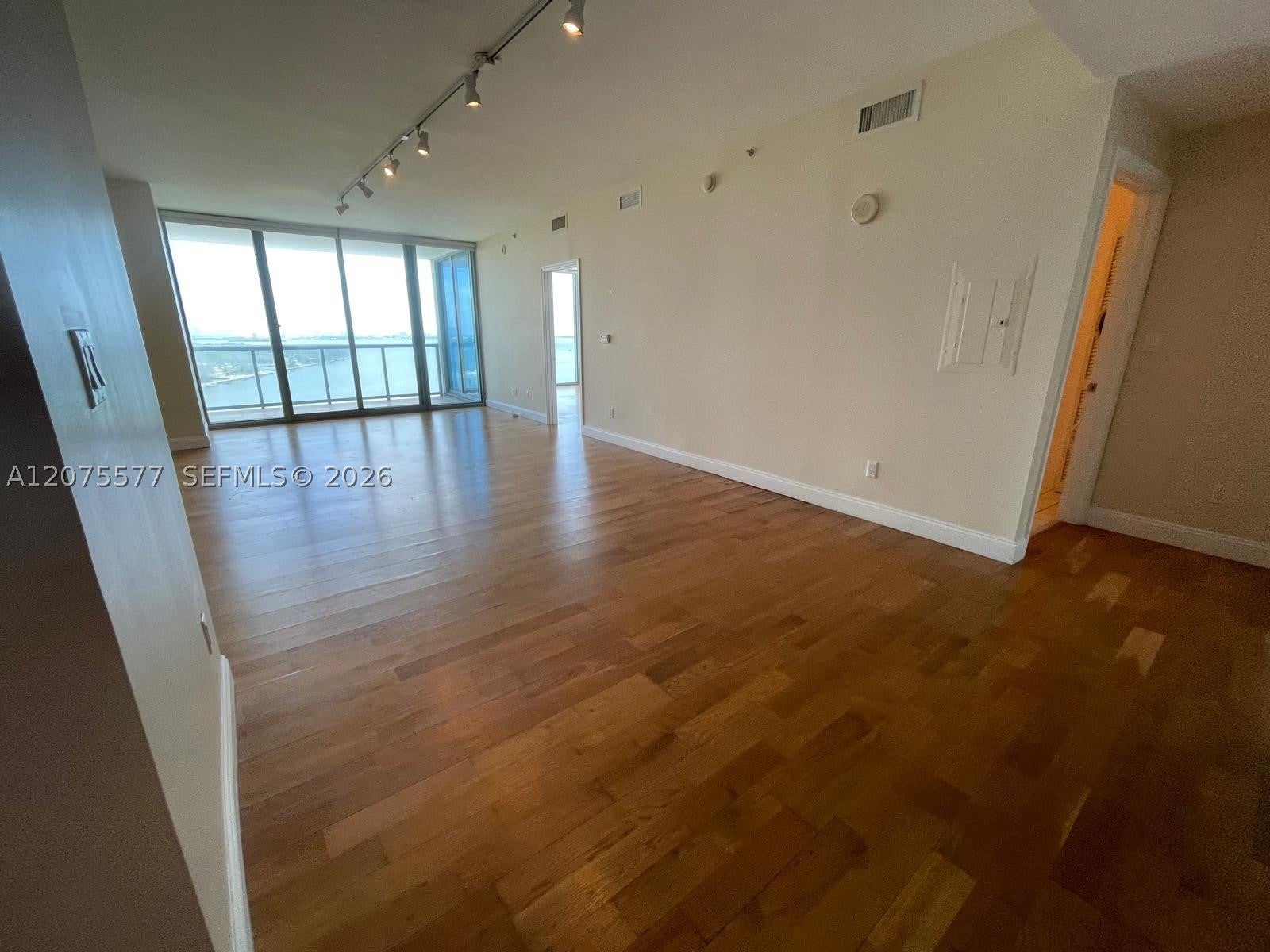 601 NE 36th St 1209