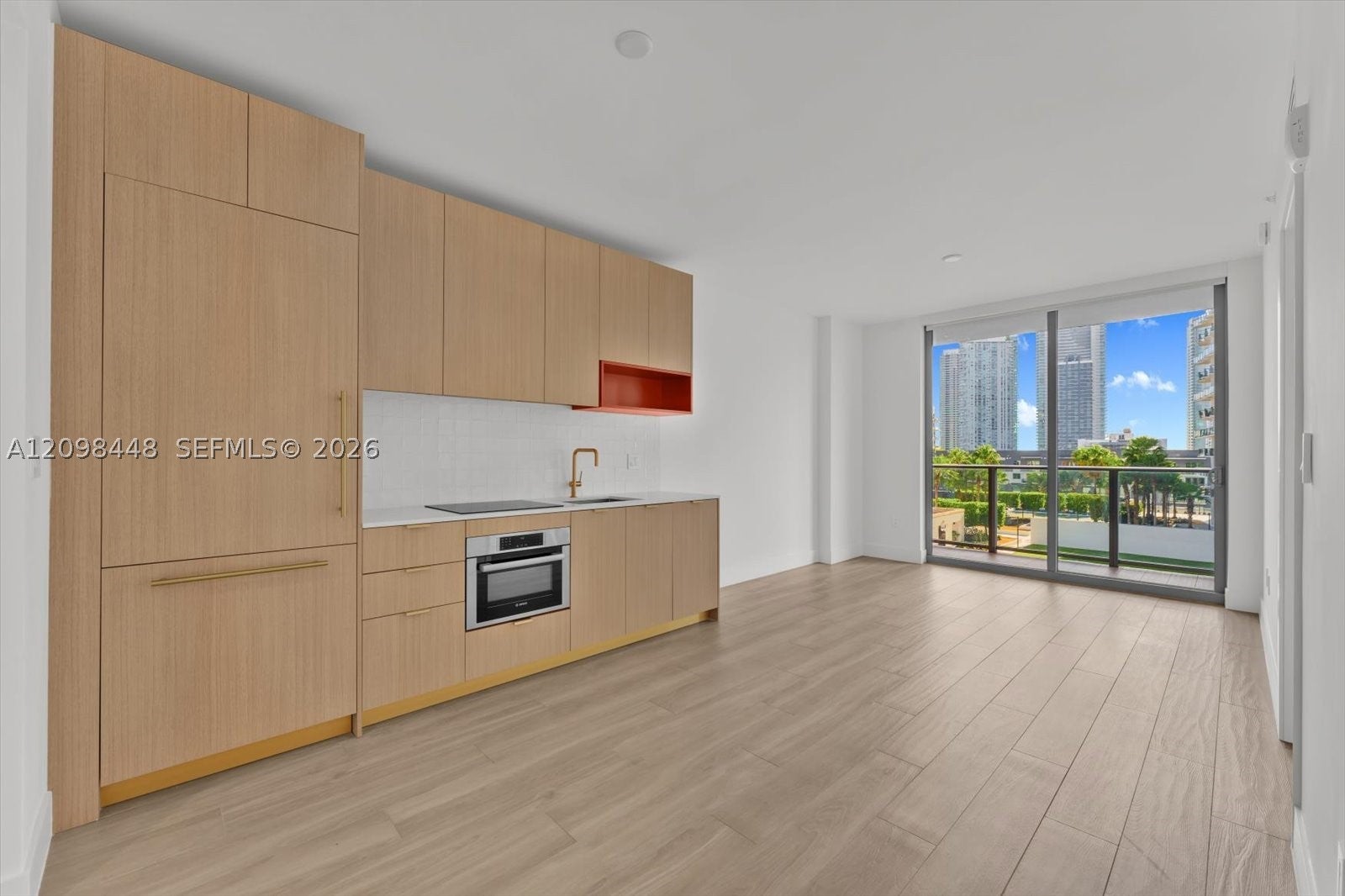 90 NE 32nd St 908