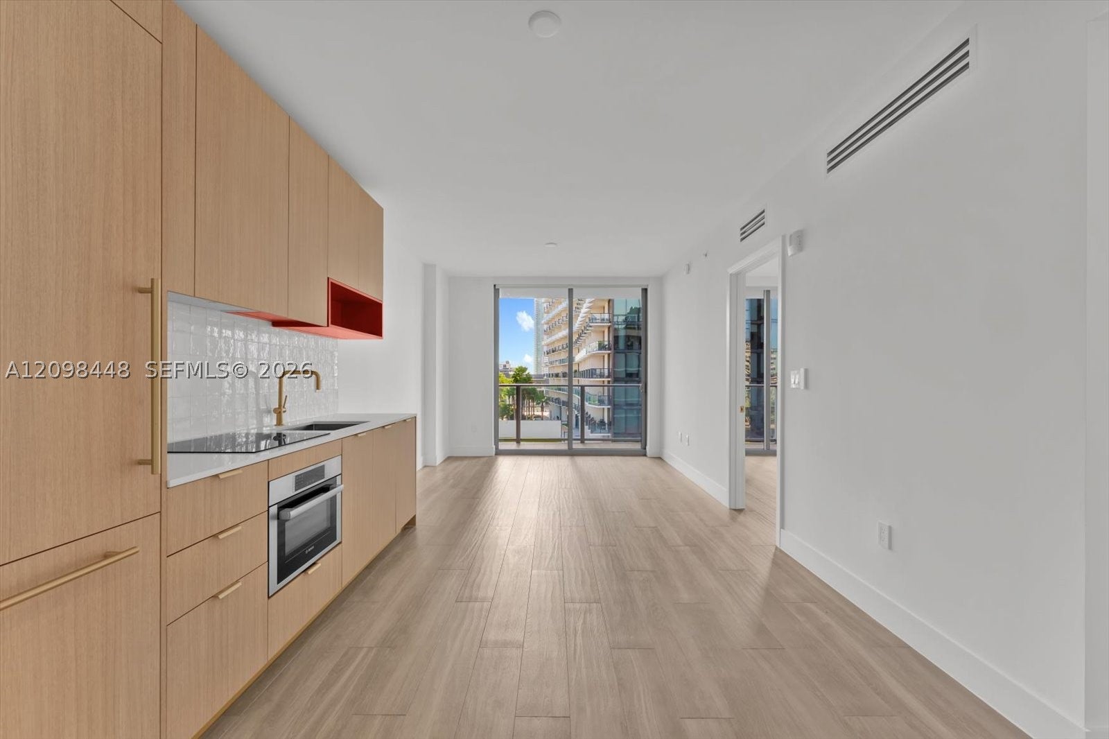 90 NE 32nd St 908