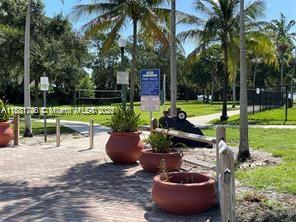 NORTH PALM BCH 3 - Residential Lease