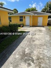 NEWLY RENOVATED, GRANITE TOPS, STAINLESS STEEL APPLIANCES, LARGE YARD WITH PLENTY OF AVAILABLE PARKING. VERY DESIRABLE, PROFESSIONALLY MANAGED, RARELY AVAILABLE LOCATION NEAR PARKS, BEACHES, THE INTERCOASTAL, SHOPPING, AND RESTAURANTS. THIS ONE IS A MUST-SEE.