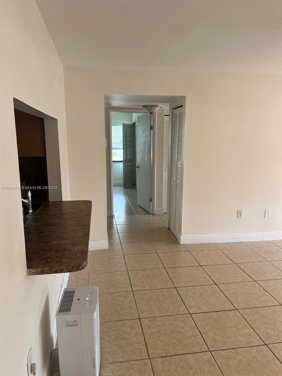 WEST LAKE VILLAGE II COND - Residential Lease