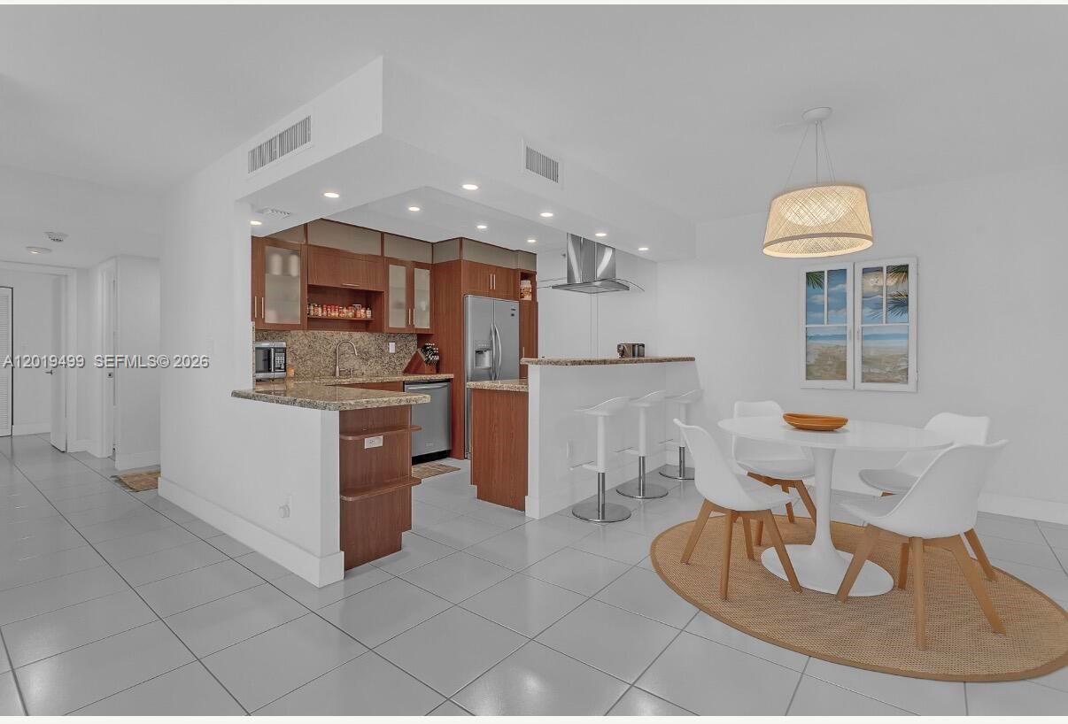 550 Ocean Dr 4E