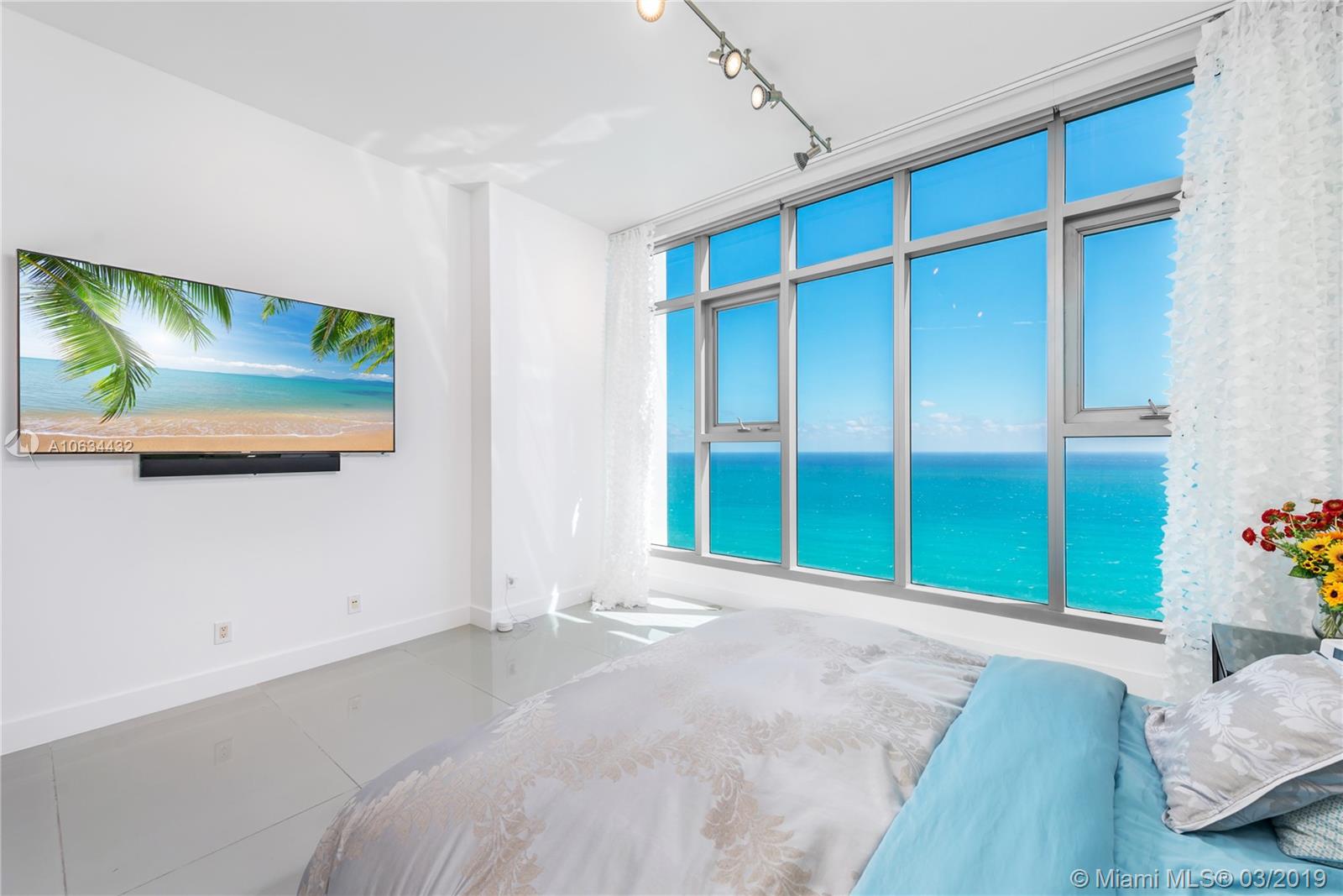 CARILLON CONDOS - Residential