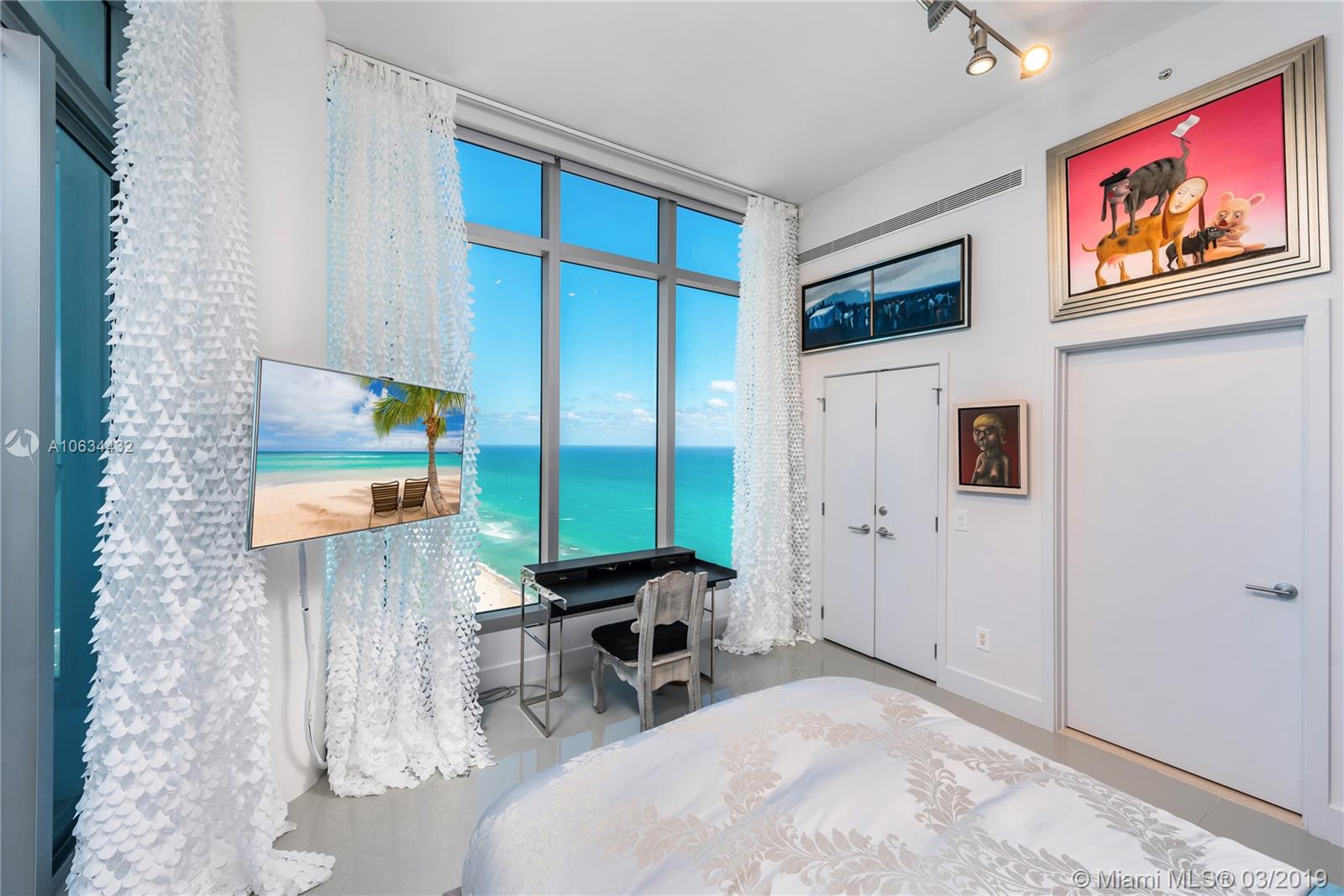 CARILLON CONDOS - Residential