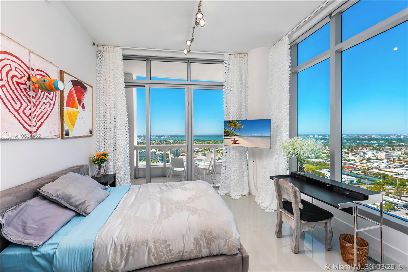 CARILLON CONDOS - Residential