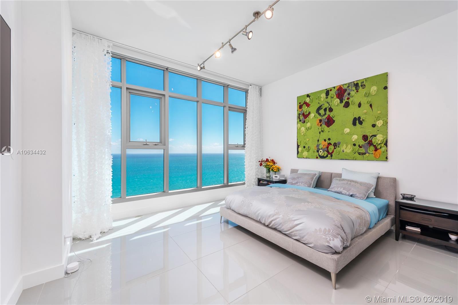 CARILLON CONDOS - Residential