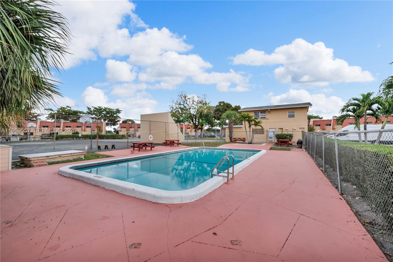 SHAKER VILLAGE PHASE 1 - Residential