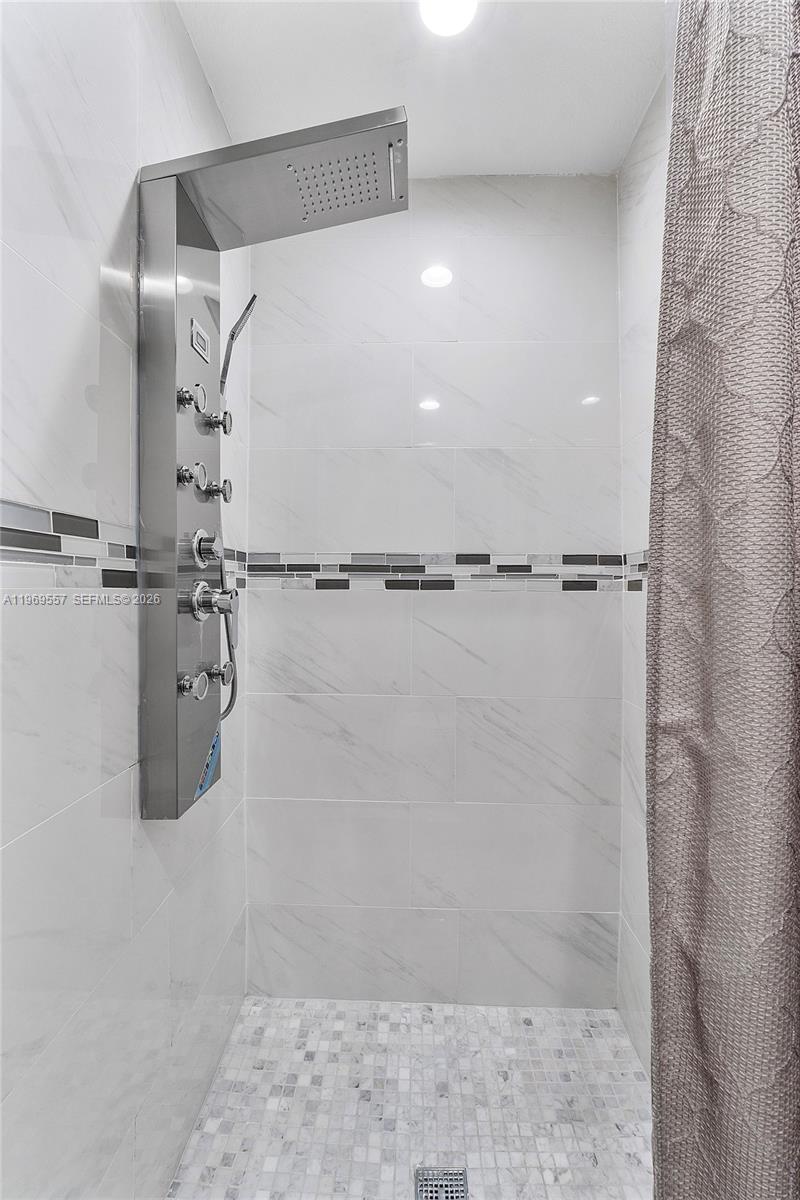 SHAKER VILLAGE PHASE 1 - Residential