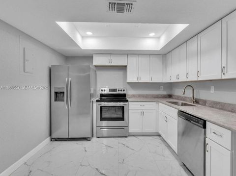 34 Meacham Ln Tamarac FL 33319