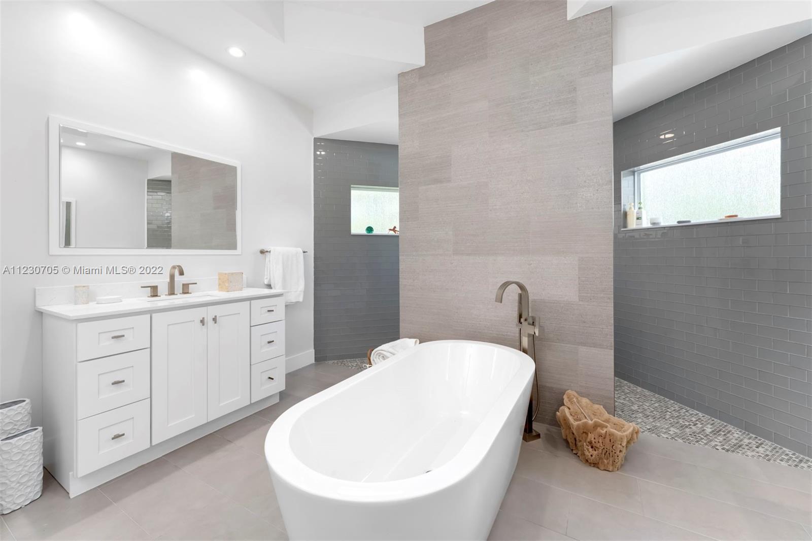 PLANTATION POINT - Residential