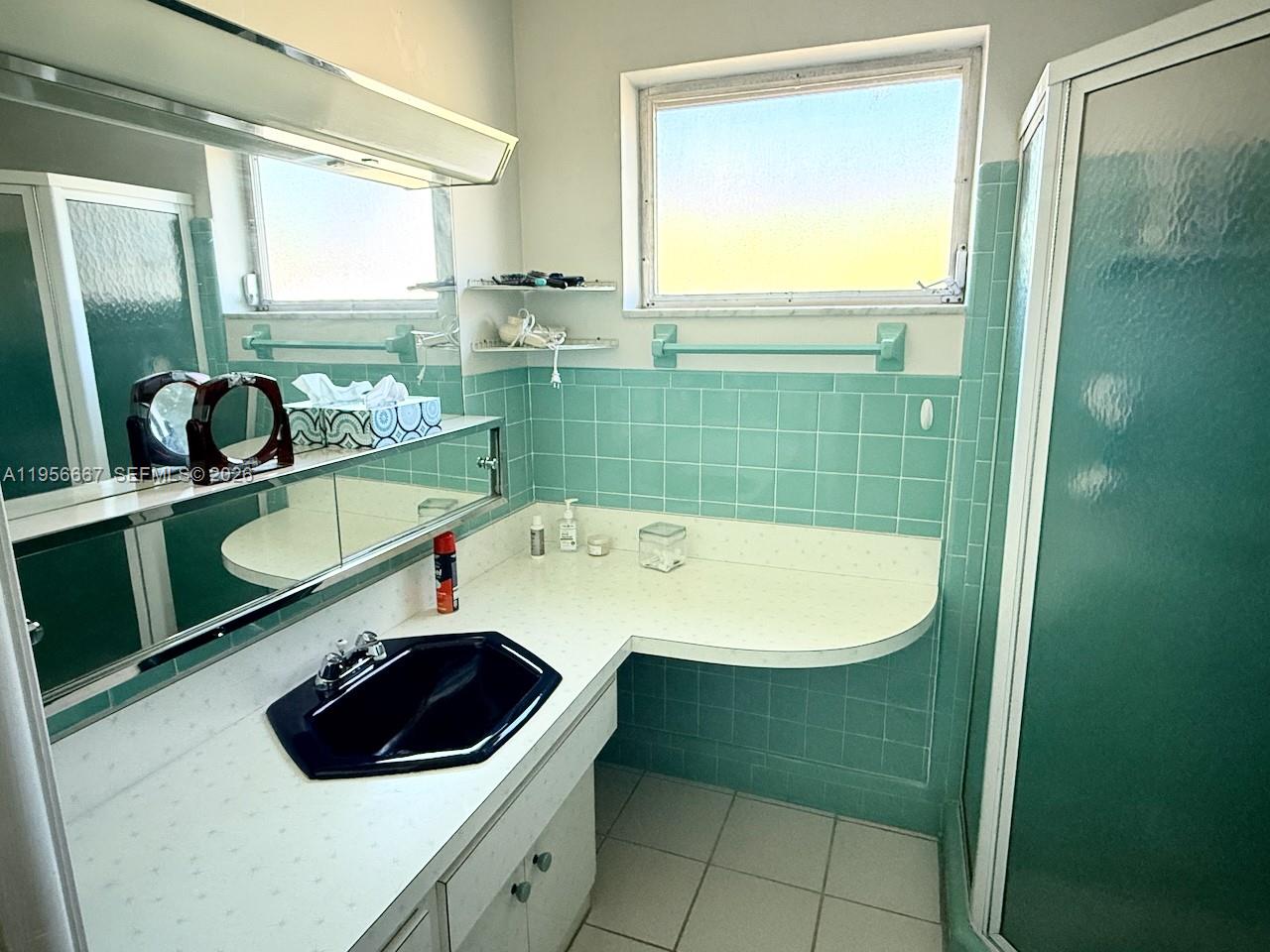 HOLLYWOOD HEIGHTS ADD SEC - Residential