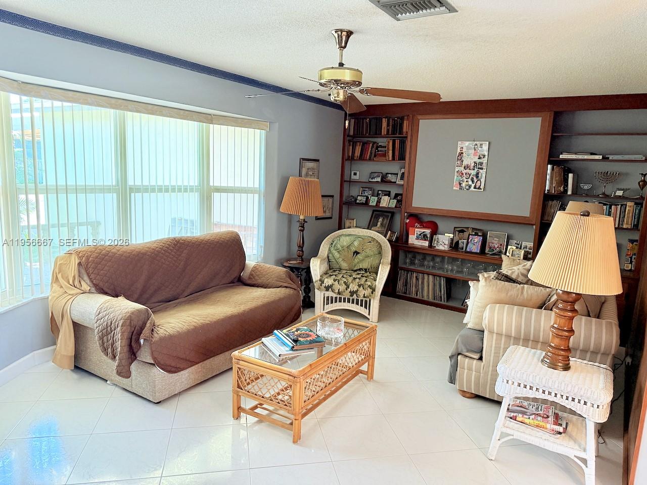 HOLLYWOOD HEIGHTS ADD SEC - Residential