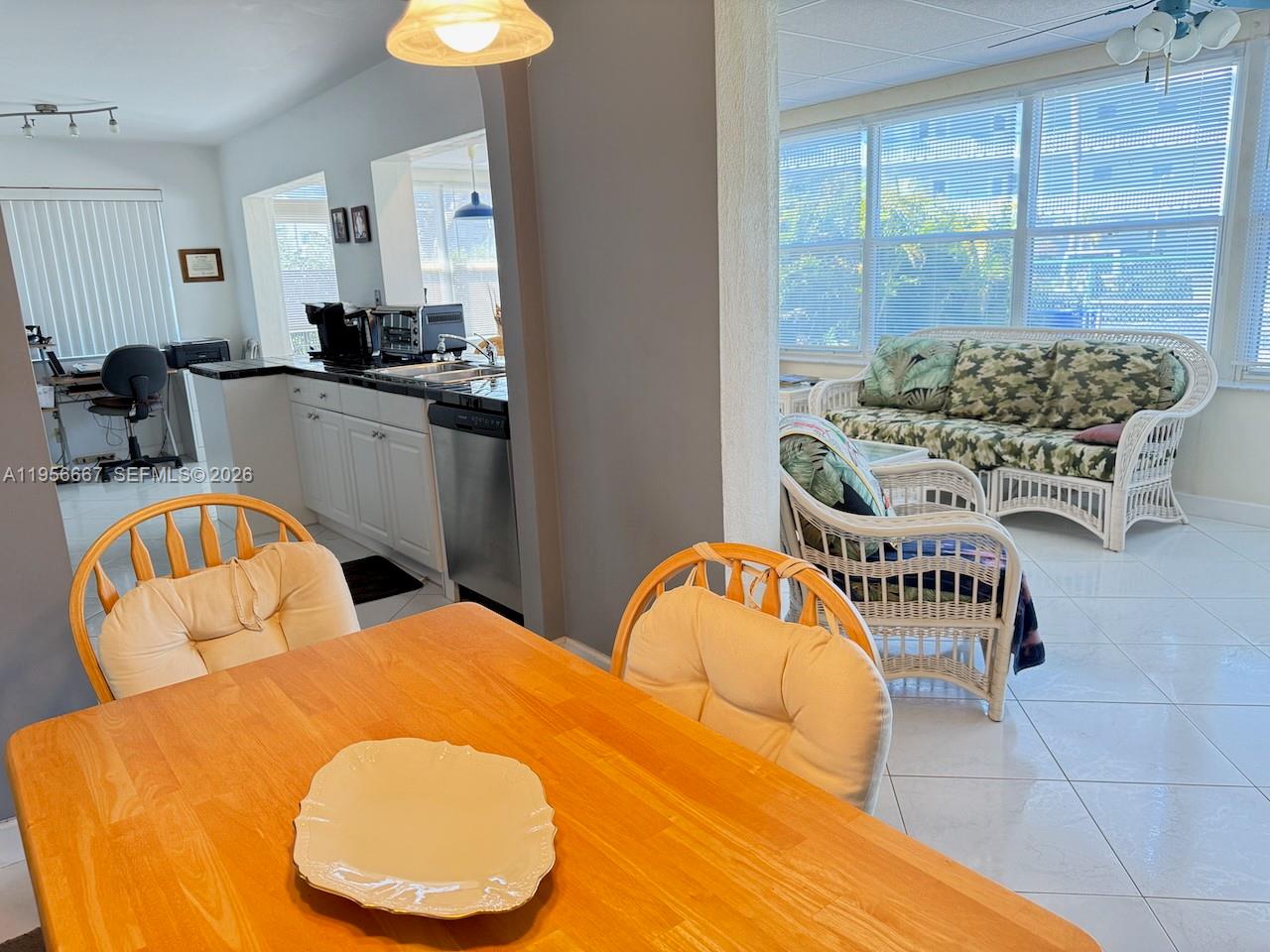 HOLLYWOOD HEIGHTS ADD SEC - Residential