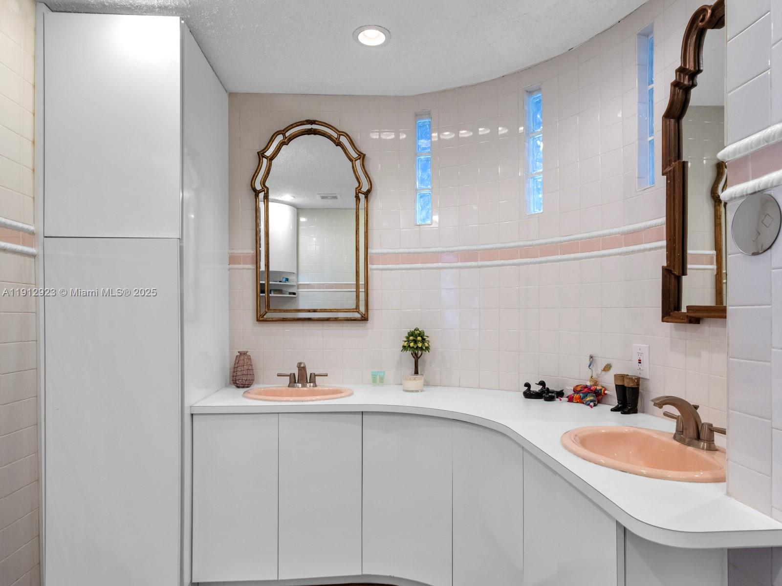 BAKER TOWERS CONDO - Residential