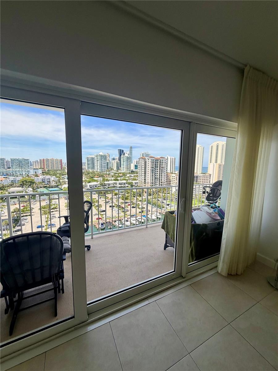 ARLEN HOUSE WEST CONDO - Residential