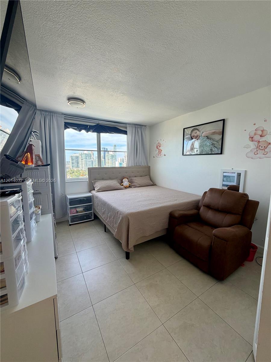 ARLEN HOUSE WEST CONDO - Residential
