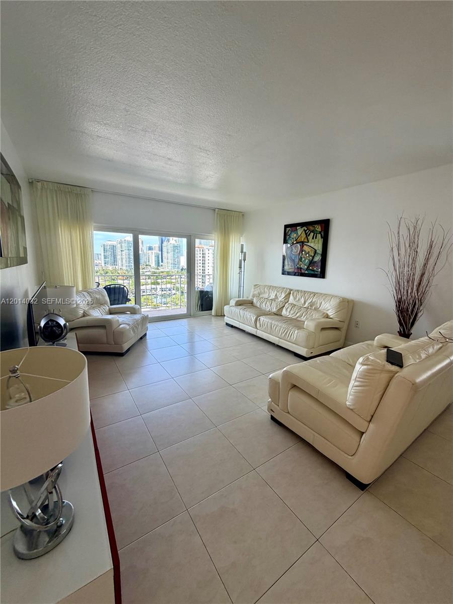ARLEN HOUSE WEST CONDO - Residential