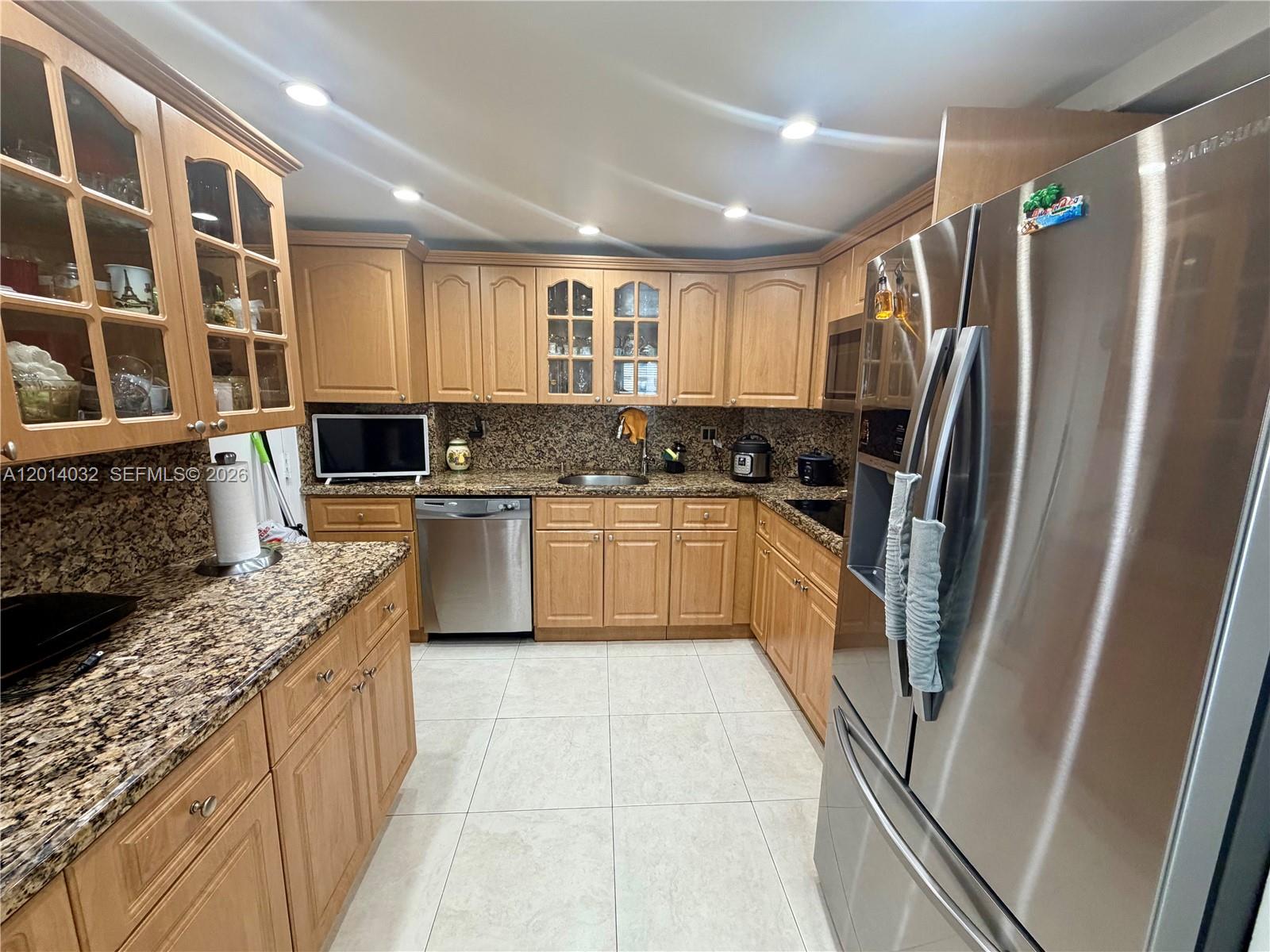 ARLEN HOUSE WEST CONDO - Residential