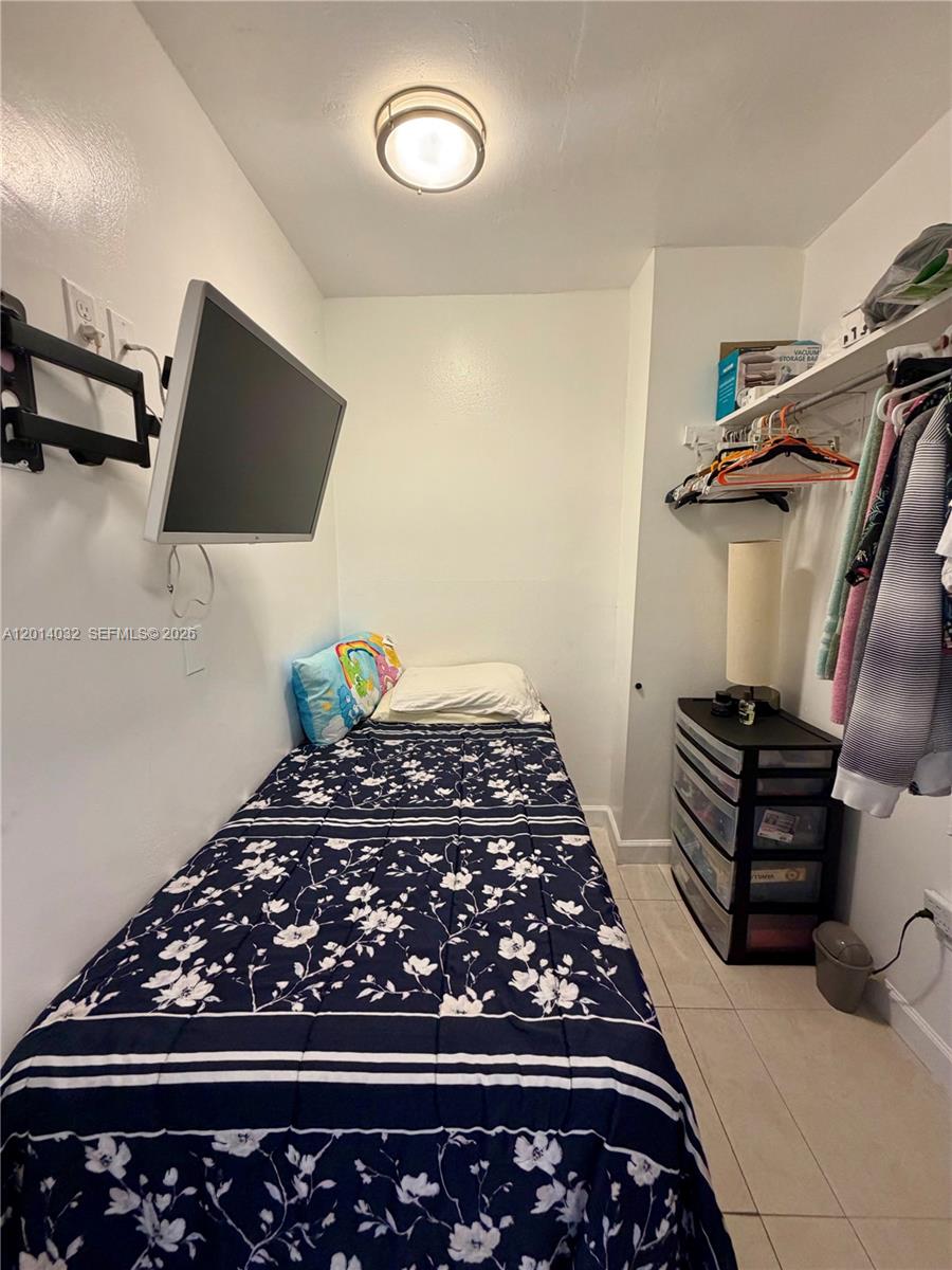 ARLEN HOUSE WEST CONDO - Residential