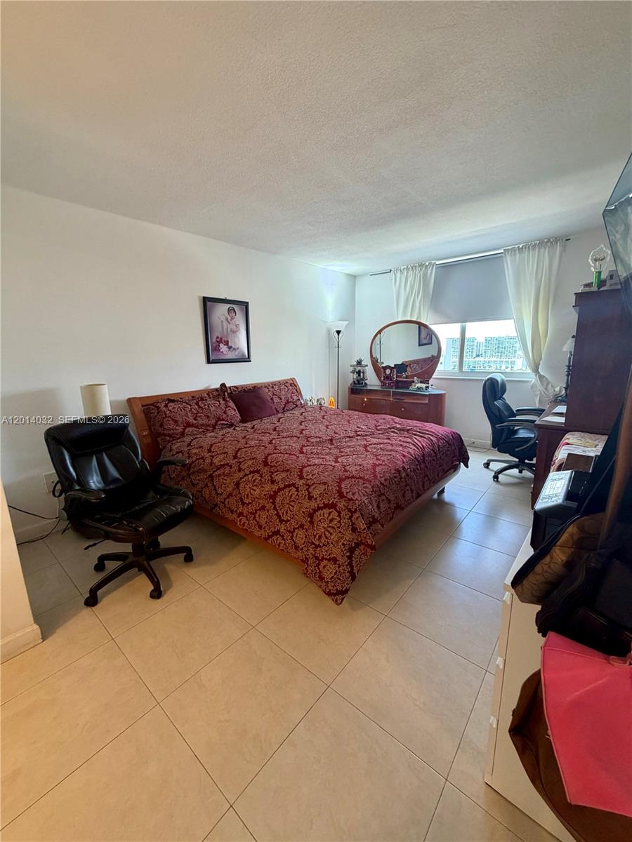 ARLEN HOUSE WEST CONDO - Residential