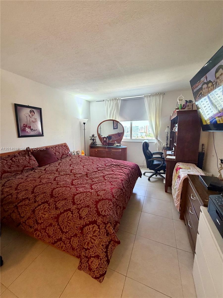 ARLEN HOUSE WEST CONDO - Residential