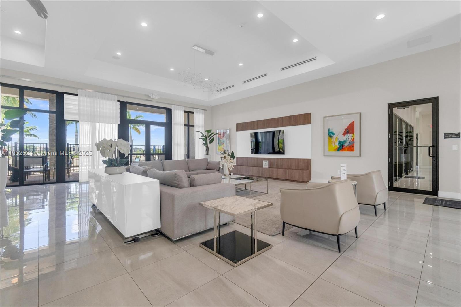 VIA VENTURA NEIGHBORHOOD - Residential