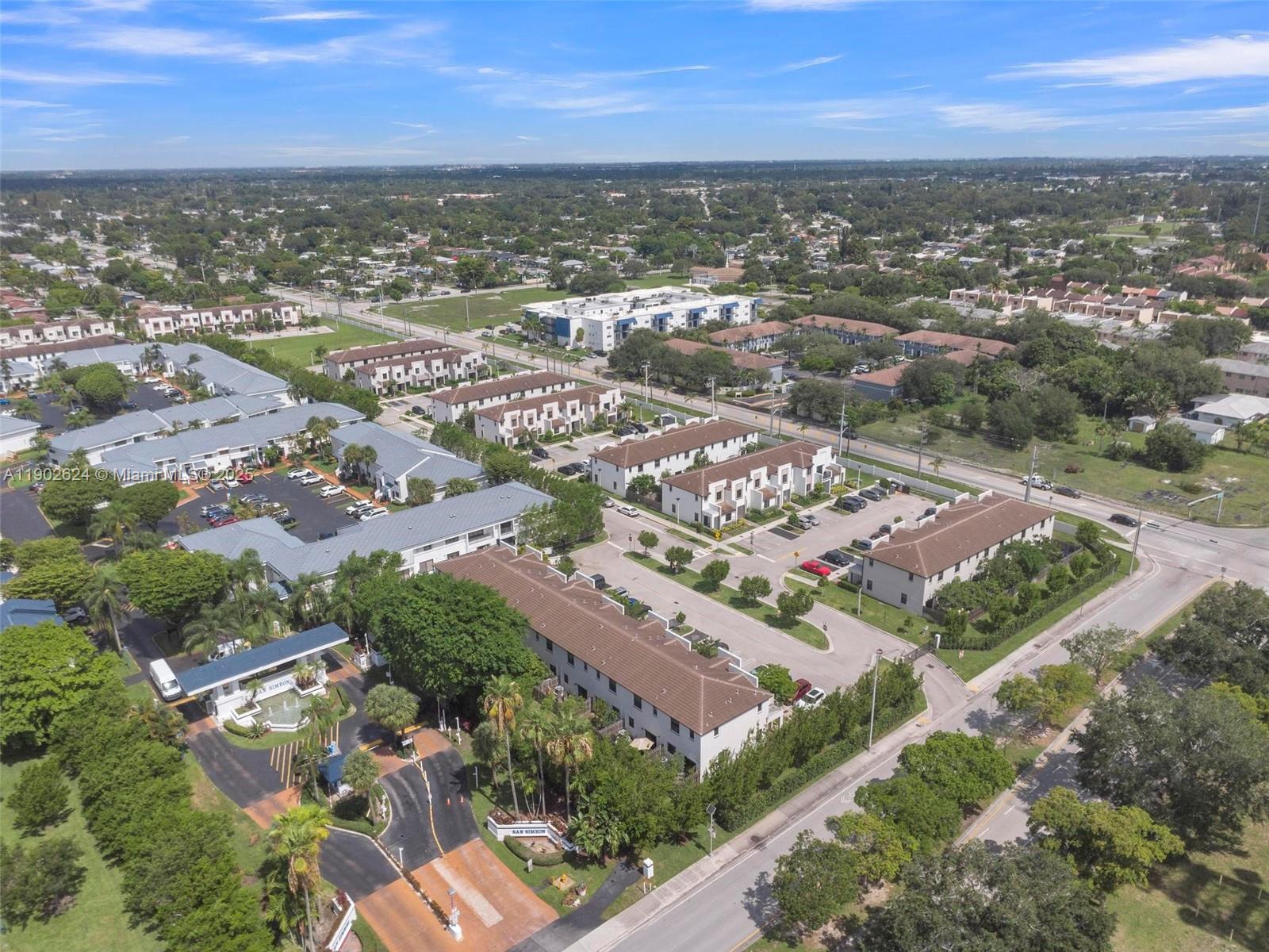 VIA VENTURA NEIGHBORHOOD - Residential