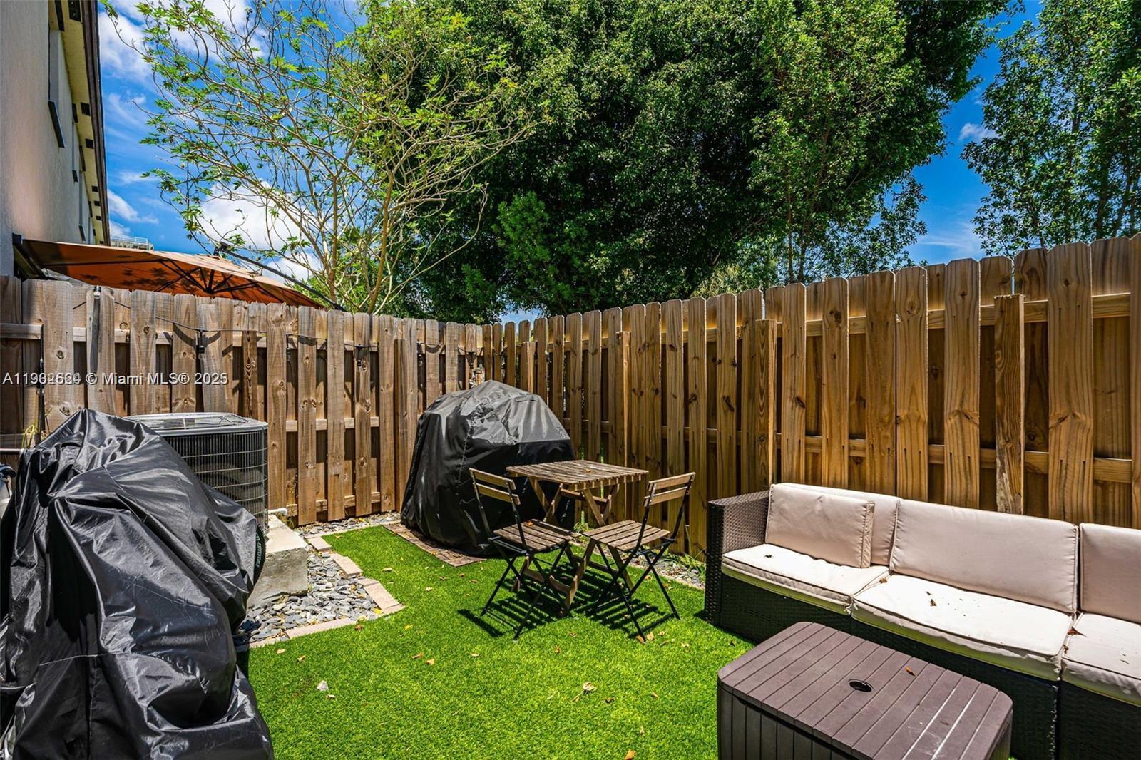 VIA VENTURA NEIGHBORHOOD - Residential
