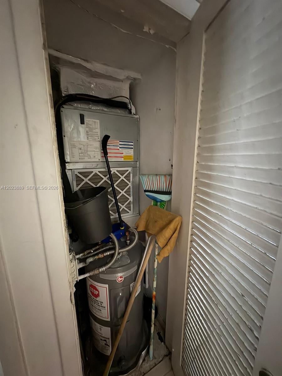 SUTTON HOUSE CONDO - Residential
