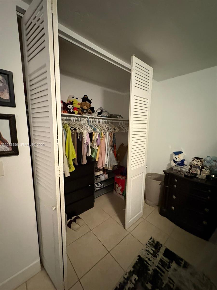 SUTTON HOUSE CONDO - Residential