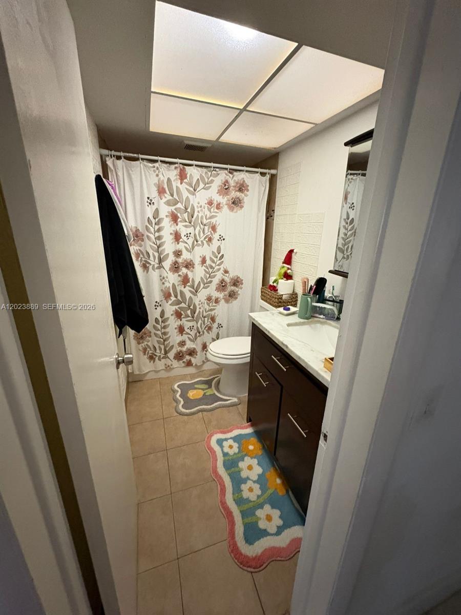 SUTTON HOUSE CONDO - Residential