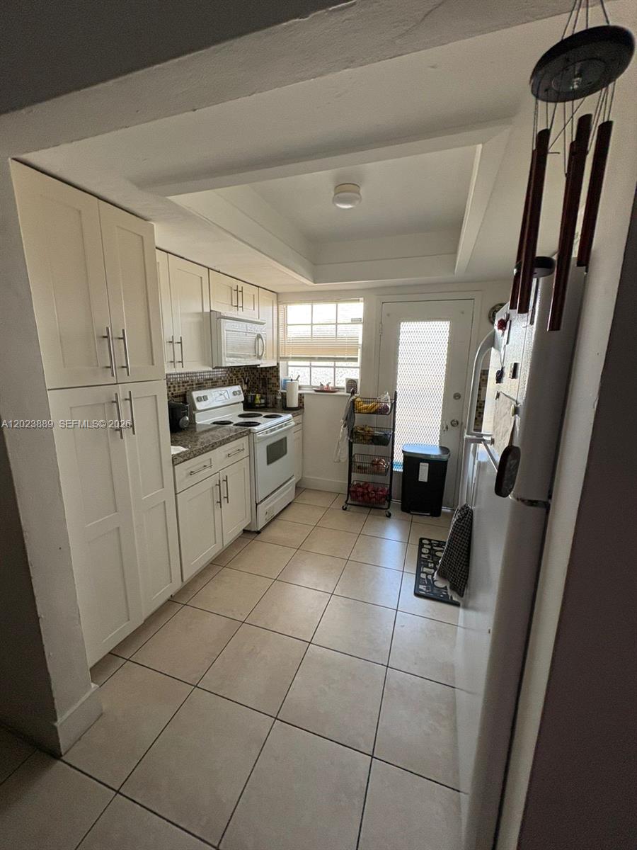 SUTTON HOUSE CONDO - Residential