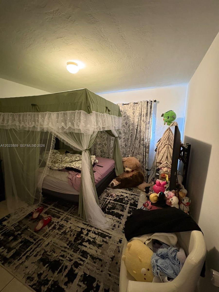 SUTTON HOUSE CONDO - Residential