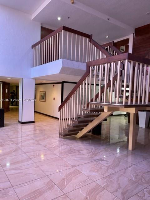 17890 W Dixie Hwy 219