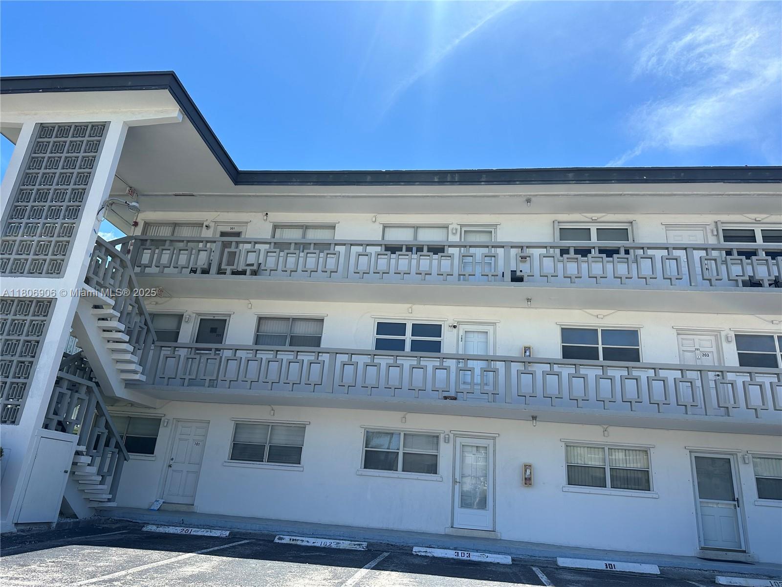 Rental Property at 467 Golden Isles Dr 305, Hallandale Beach, Broward County, Florida - Bedrooms: 1 
Bathrooms: 1  - $2,500 MO.