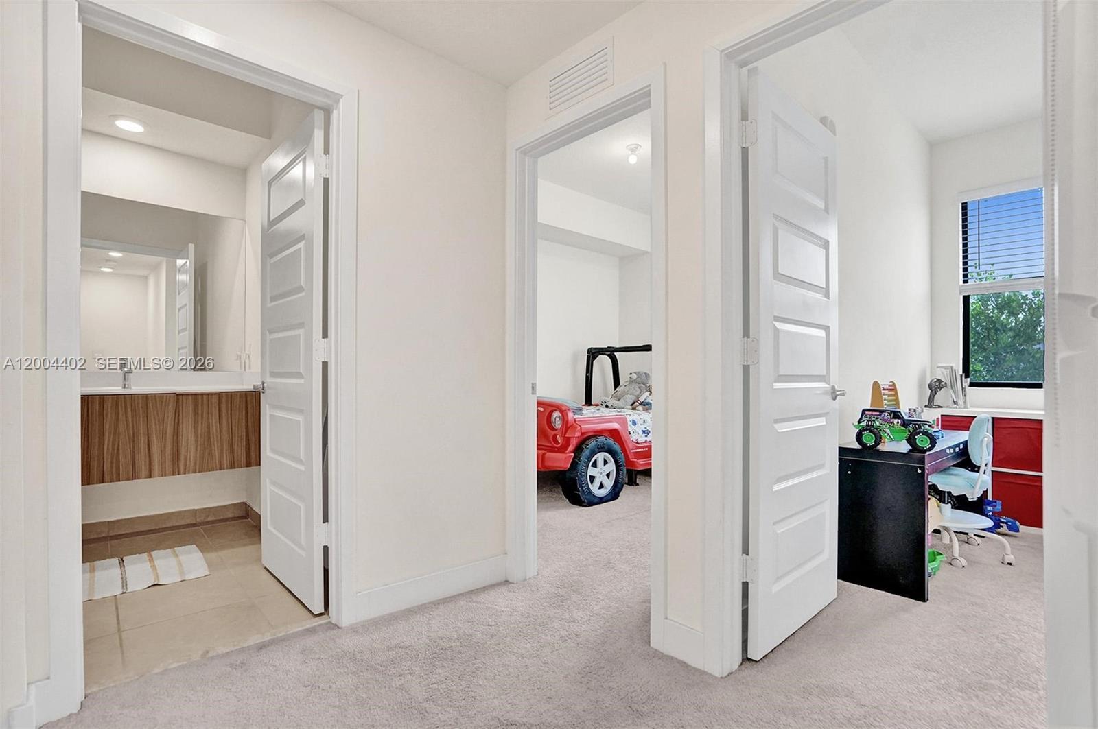 HIGHLAND AT PARK CENTRAL - Residential Lease