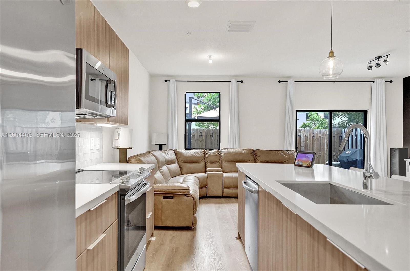 HIGHLAND AT PARK CENTRAL - Residential Lease
