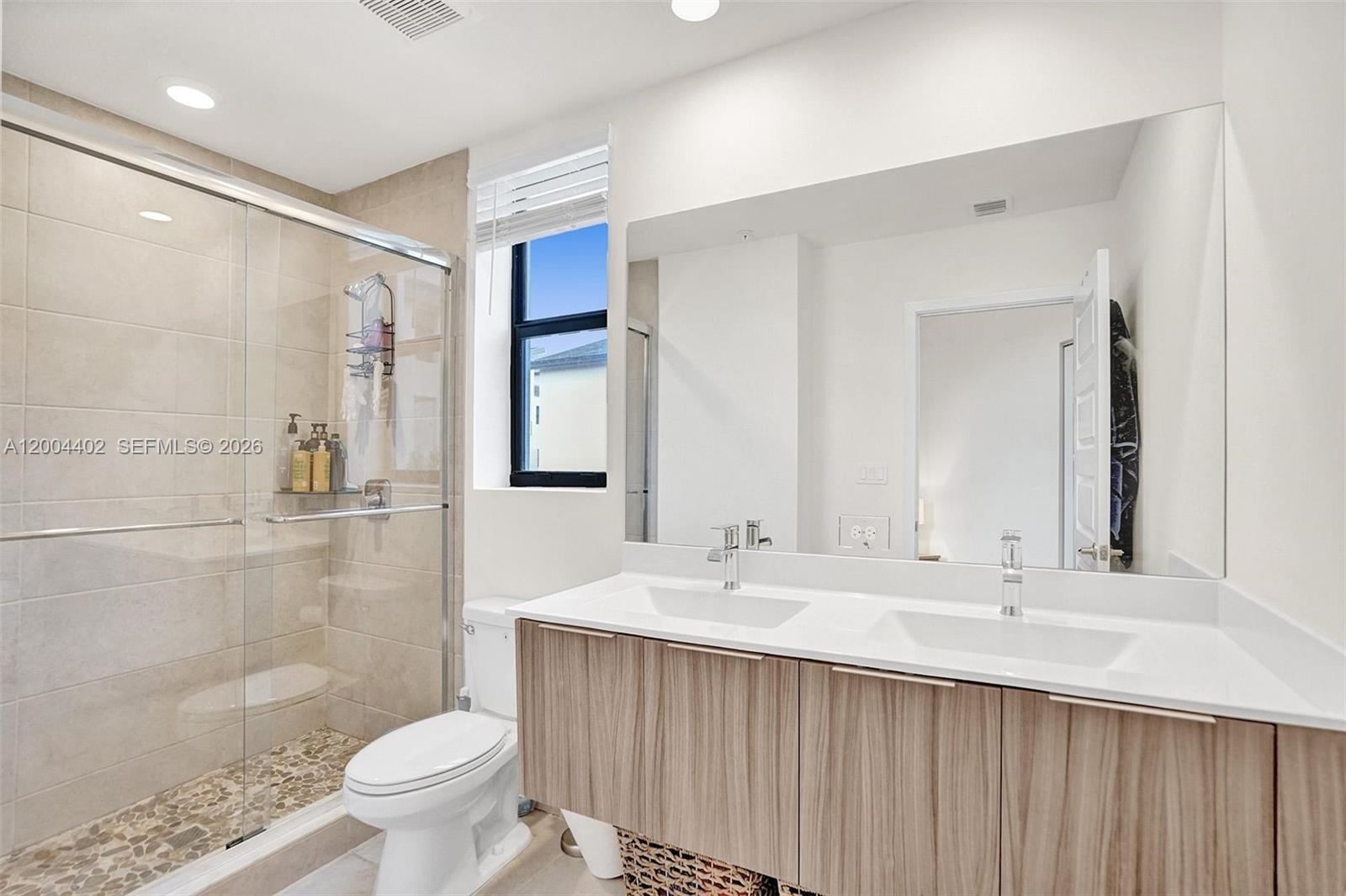 HIGHLAND AT PARK CENTRAL - Residential Lease