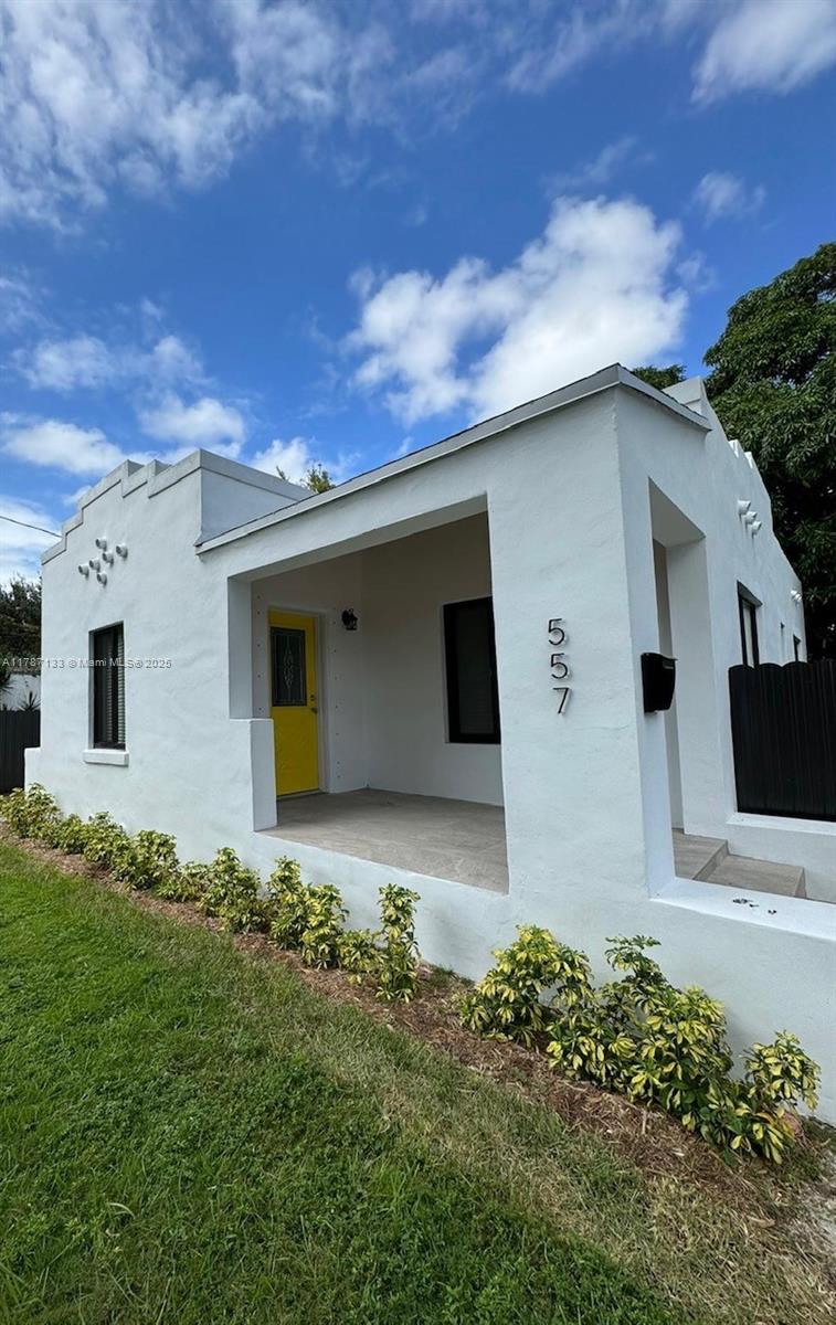 Rental Property at 557 Nw 44St St Front, Miami, Broward County, Florida - Bedrooms: 2 
Bathrooms: 1  - $3,900 MO.